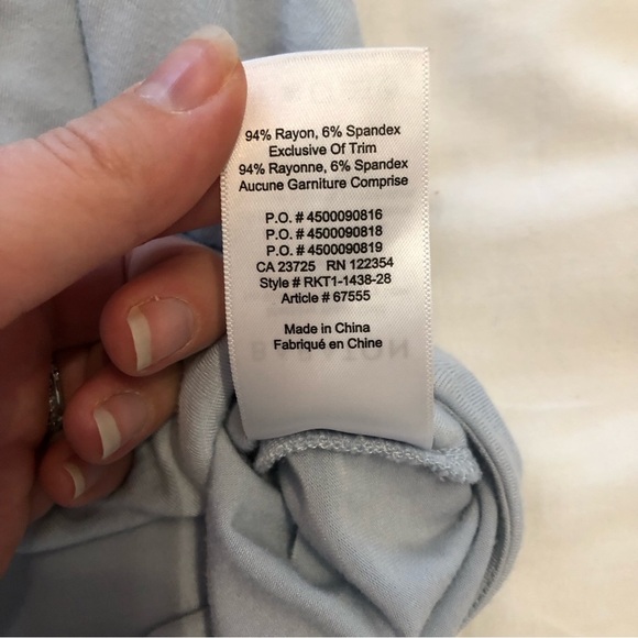 ARITZIA Babaton baby blue tie front crop top. Size L. - Picture 4 of 7